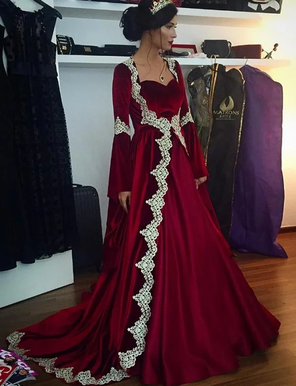 Party Dresses with Detachable SleevesRobe en Velours Bourgogne