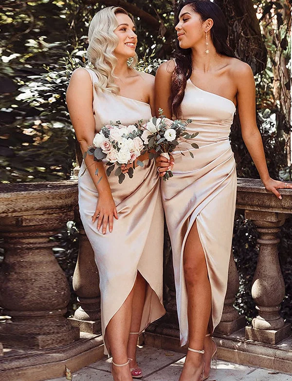 Party Dresses with Ruffled SkirtRobe de demoiselle d'honneur en satin champagne à épaules hautes et basses Party Dresses with Ruffled SkirtRobe de demoiselle d'honneur en satin champagne à épaules hautes et basses