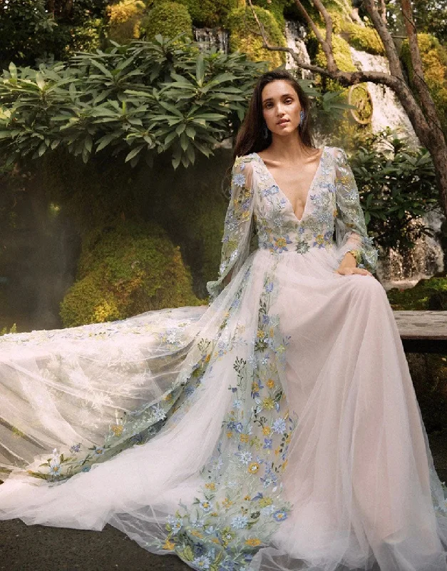 Party Dresses with Fringe AccentsRobe de mariée à col en V profond avec manches longues et motifs floraux multicolores en appliques Party Dresses with Fringe AccentsRobe de mariée à col en V profond avec manches longues et motifs floraux multicolores en appliques