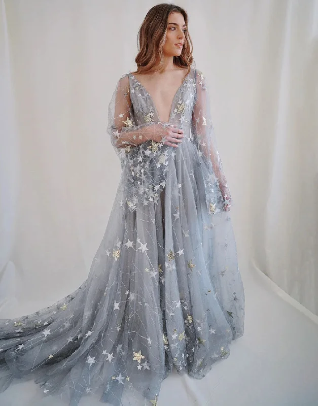 Party Dresses for Movie NightsRobe de mariée A-ligne avec manches longues évasées col en V profond et appliques étoilées Party Dresses for Movie NightsRobe de mariée A-ligne avec manches longues évasées col en V profond et appliques étoilées
