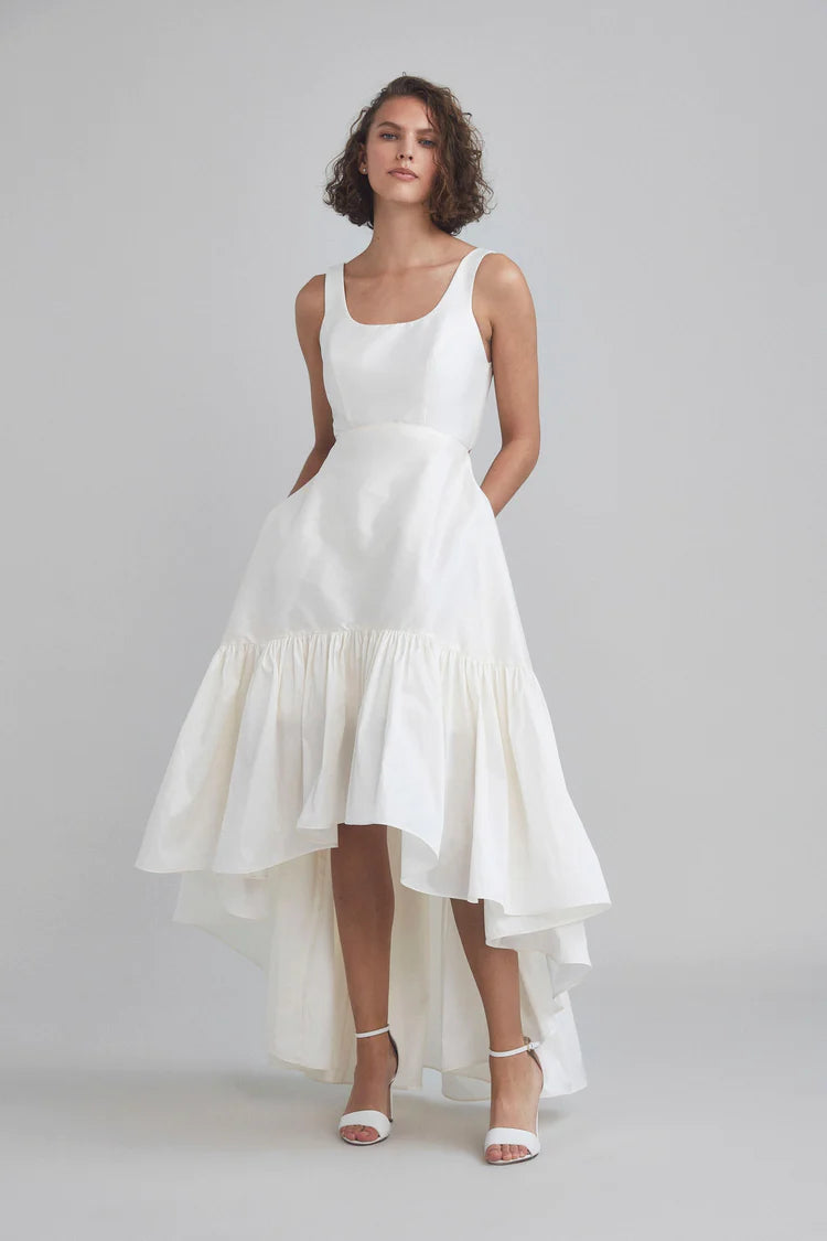 How to choose a wedding dress for your shape-Amsale Little White Dress LW188