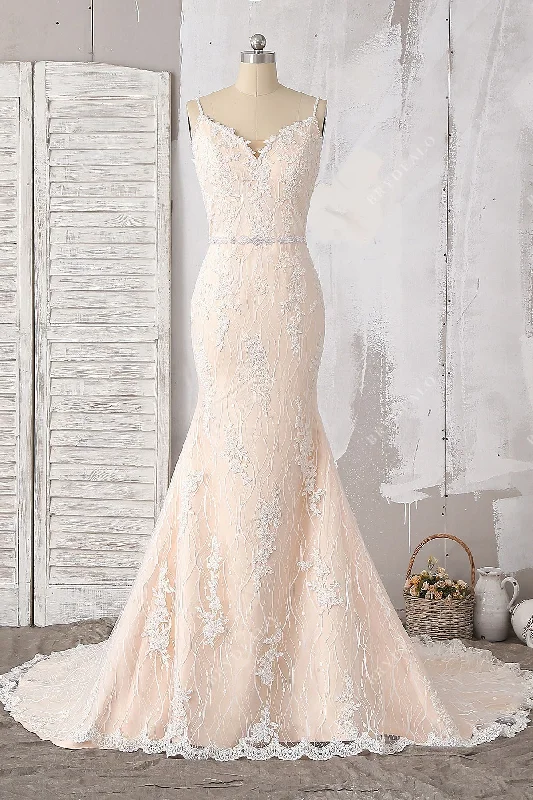 Stylish Mermaid Wedding Dress with Floral Design and Beaded Lace Appliques