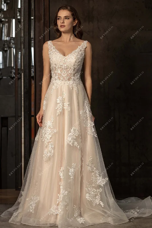 Sophisticated Bridal Gown with Embroidered Lace Appliques