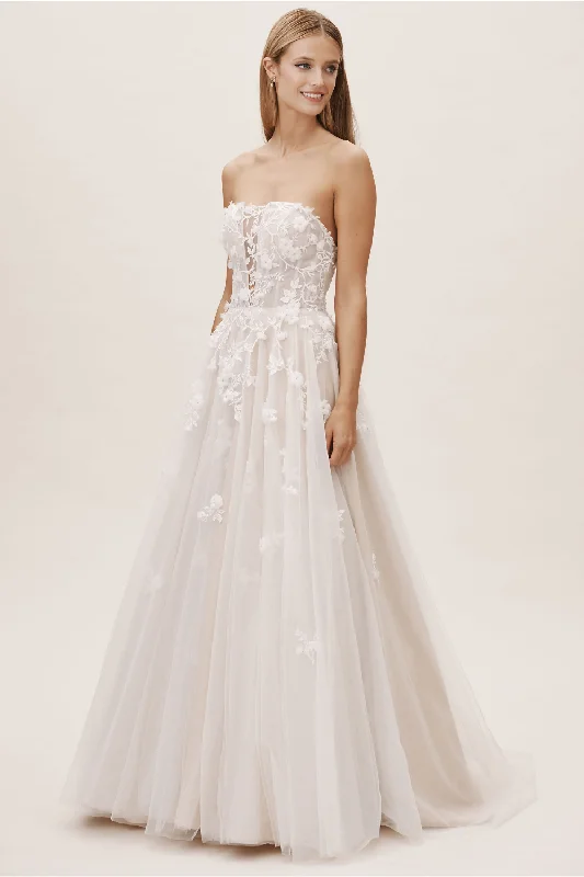 How to choose a wedding dress that flatters your figure-Watters Vespertine Gown
