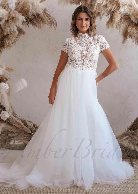 Wedding dresses with fitted designs for a sleek silhouette-Boho A-Line Tulle Wedding Dress with Lace Top and Short Sleeves Wedding dresses with fitted designs for a sleek silhouette-Boho A-Line Tulle Wedding Dress with Lace Top and Short Sleeves