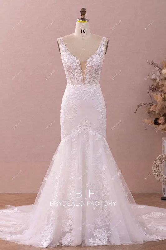 Brydealo Plunging Neck Lace Trumpet Wedding Dress