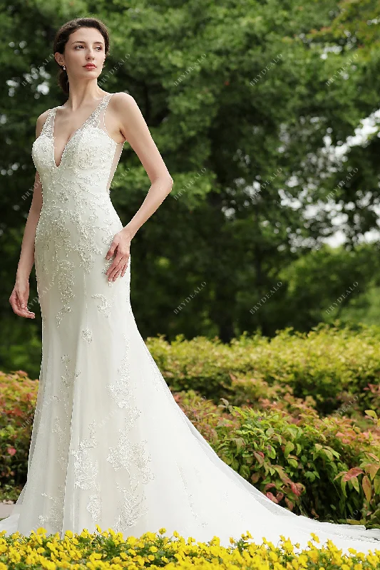 Elegant Deep V-Neck Lace Appliqué Mermaid Bridal Gown