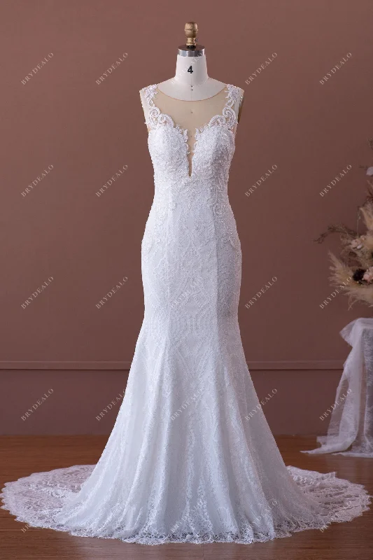 Elegant Sleeveless Mermaid Wedding Dress with Beaded Lace Appliques