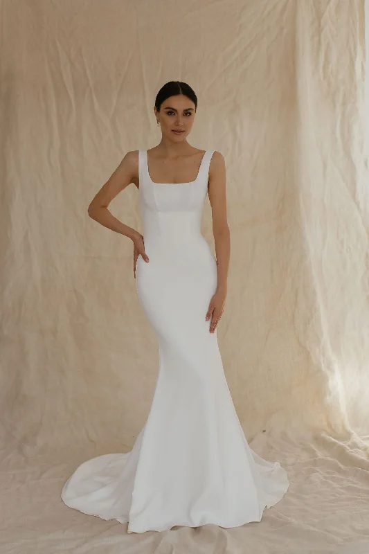 Wedding dresses for petite brides with curves-Evelyn