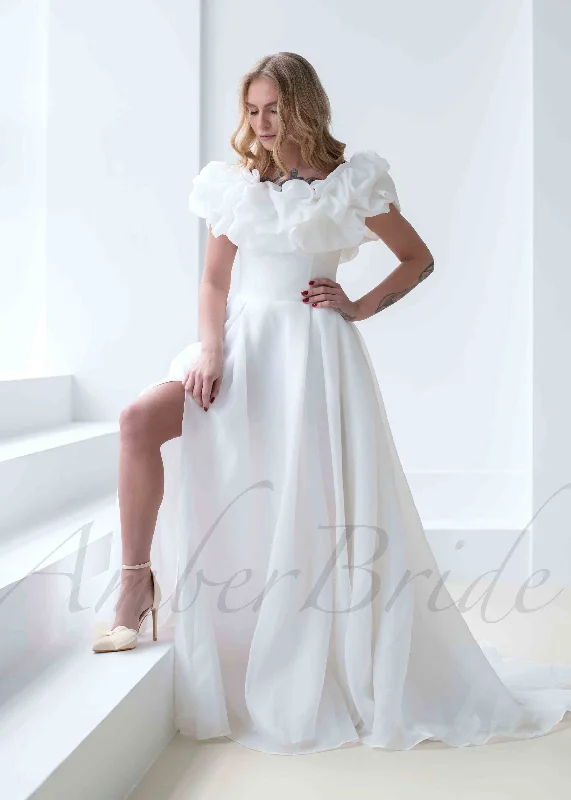 Wedding dresses with lace-up back details-Exquisite A Line Organza Wedding Dress with Strapless Design and Corset Wedding dresses with lace-up back details-Exquisite A Line Organza Wedding Dress with Strapless Design and Corset