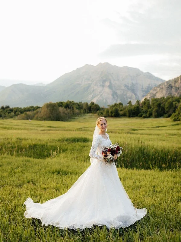 Fabulous Ball Gown Lace V-Neck Longsleeves Wedding Dresses Appliqued Tulle Chapel Train WD465 Fabulous Ball Gown Lace V-Neck Longsleeves Wedding Dresses Appliqued Tulle Chapel Train WD465