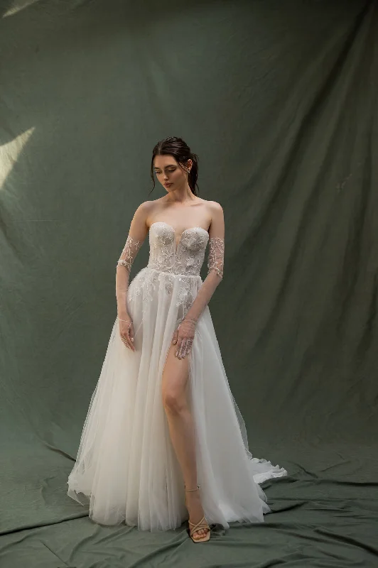 Wedding dresses for brides with short hair-Magnolia