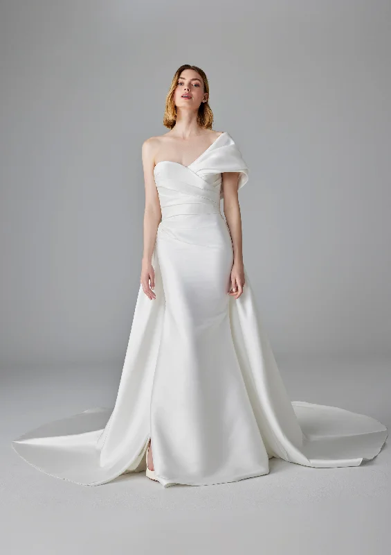Pronovias: Etiennes