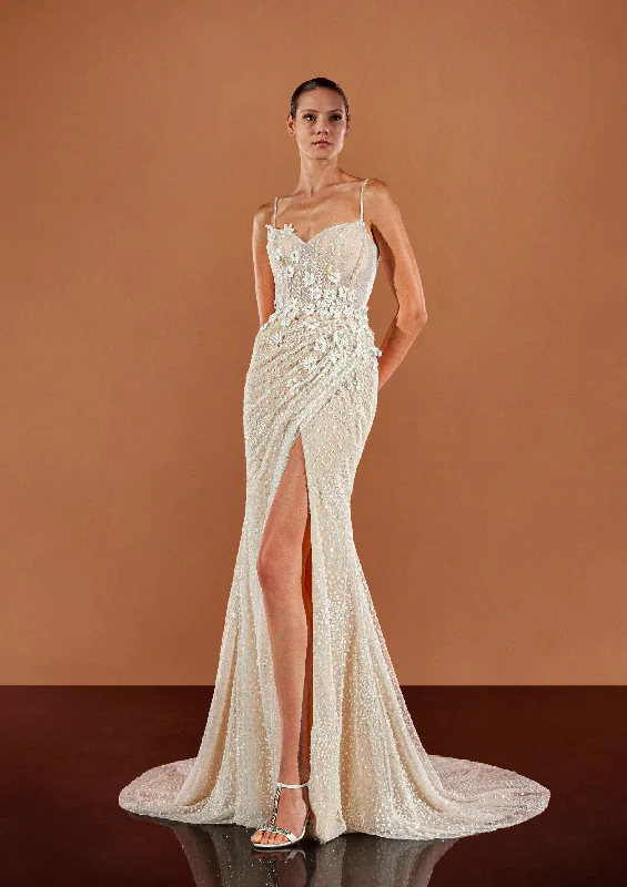 Pronovias Privee: Nidhi