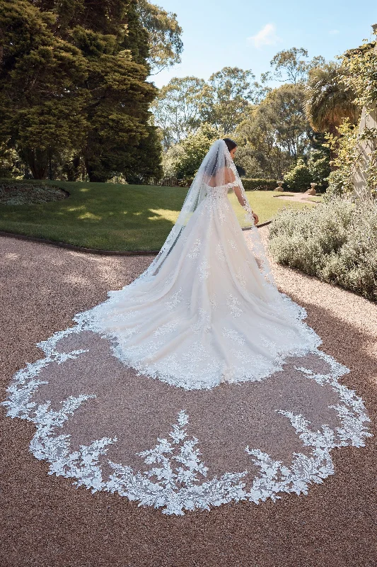 Sophia Tolli: ST625VEIL