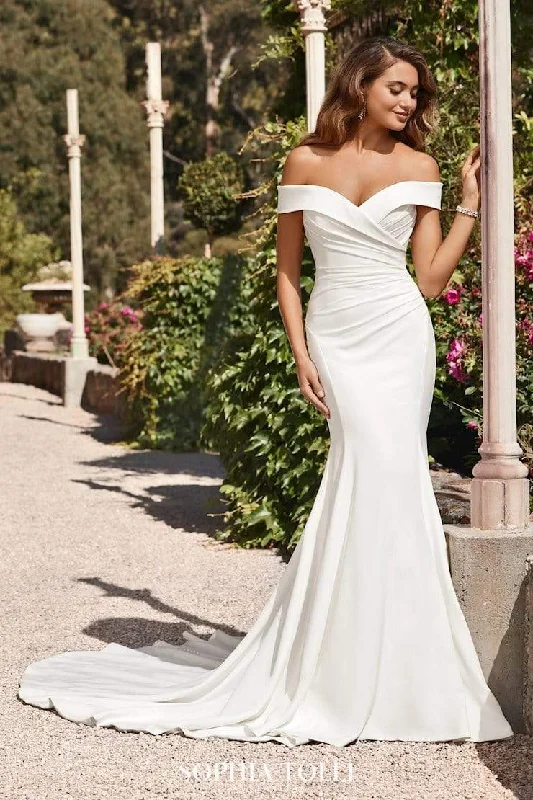 Sophia Tolli: Y22045 - Emma