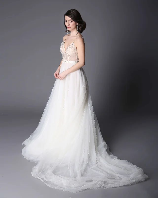 Wedding dresses with simple designs for a minimalist bride-MADLEN – Wedding dress for women. Backless bridal gown. Wedding dresses with simple designs for a minimalist bride-MADLEN – Wedding dress for women. Backless bridal gown.