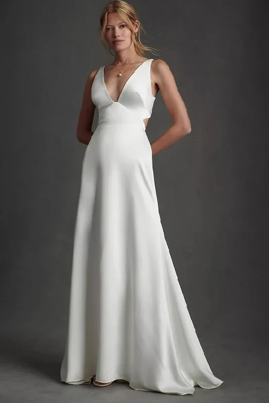 Wedding dresses with dramatic detailing for a bold look-Willowby by Watters Collins Gown Wedding dresses with dramatic detailing for a bold look-Willowby by Watters Collins Gown