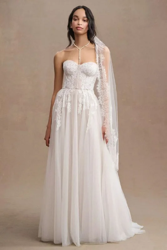 Wedding dresses for a glamorous, red-carpet look-Willowby by Watters Jaislyn Gown