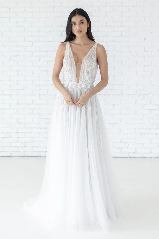 Wedding dresses with a romantic feel for an intimate ceremony-Willowby January 59607 Gown Wedding dresses with a romantic feel for an intimate ceremony-Willowby January 59607 Gown